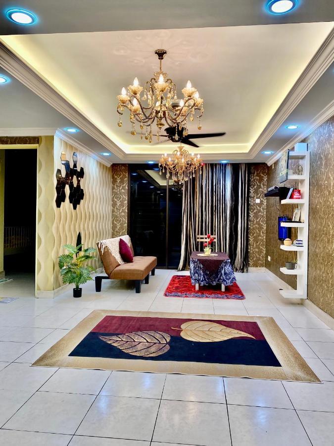 Putravilla Condominium Lovely & Spacious With Public Pool Kampong Kerdas المظهر الخارجي الصورة