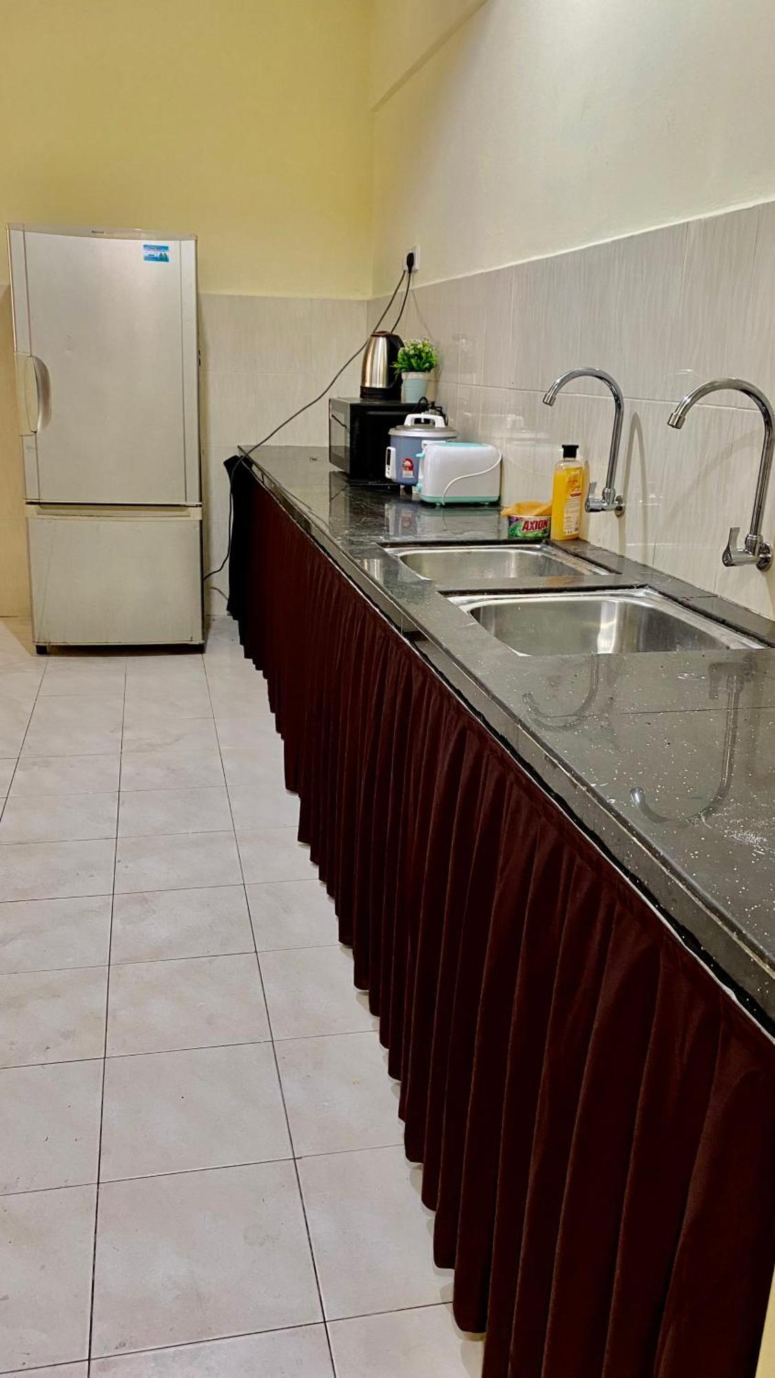 Putravilla Condominium Lovely & Spacious With Public Pool Kampong Kerdas المظهر الخارجي الصورة