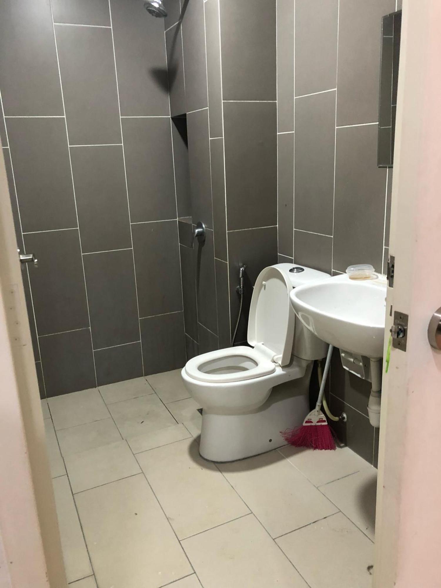 Putravilla Condominium Lovely & Spacious With Public Pool Kampong Kerdas المظهر الخارجي الصورة