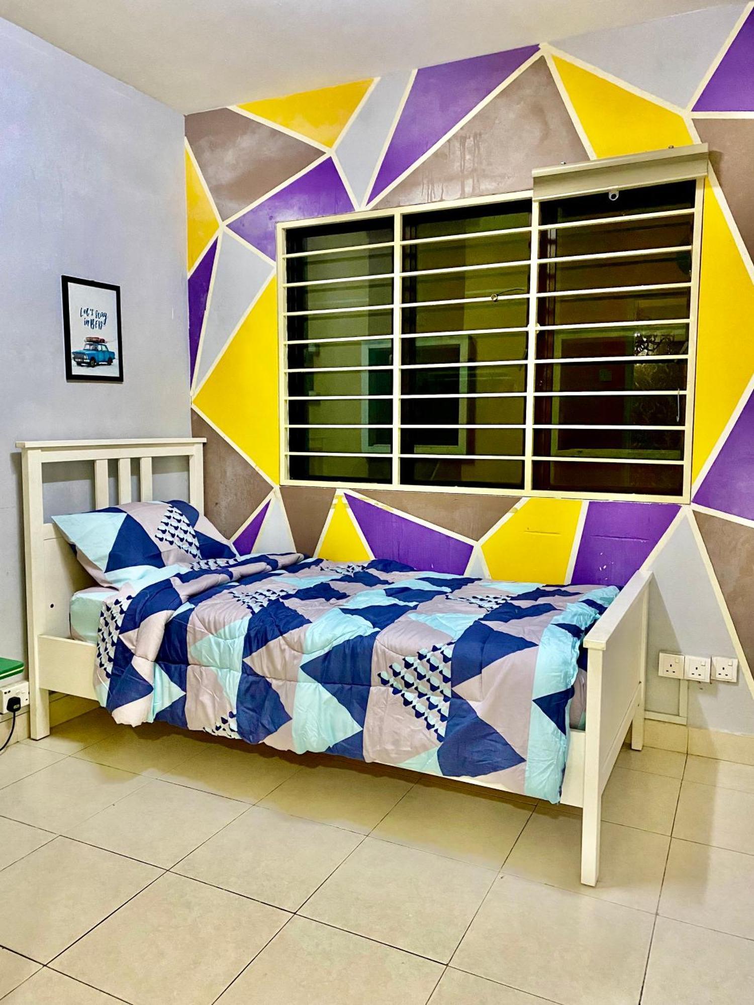 Putravilla Condominium Lovely & Spacious With Public Pool Kampong Kerdas المظهر الخارجي الصورة